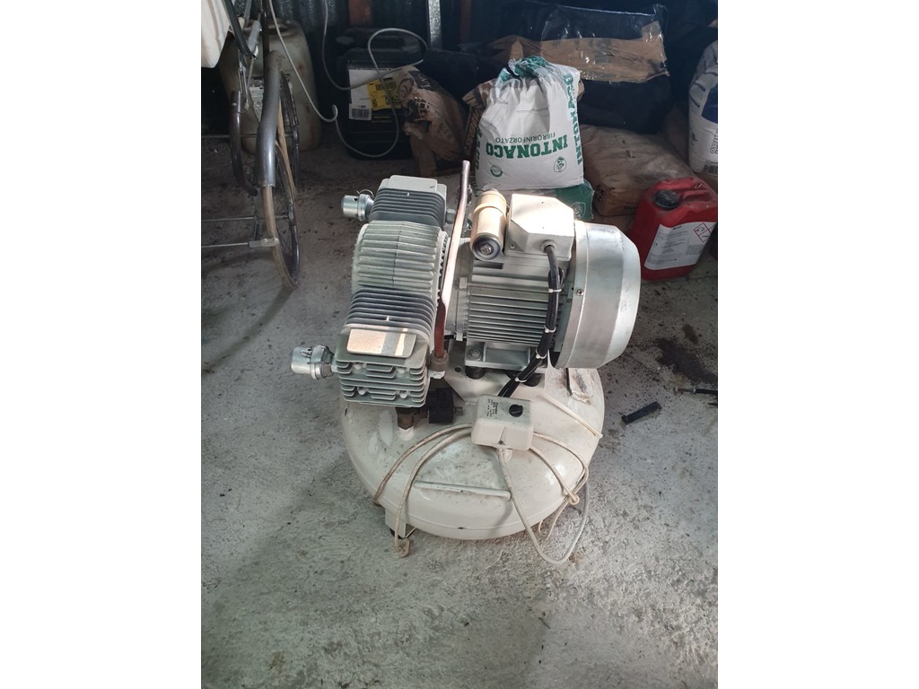 Compressore 54L 220v in vendita - foto 2