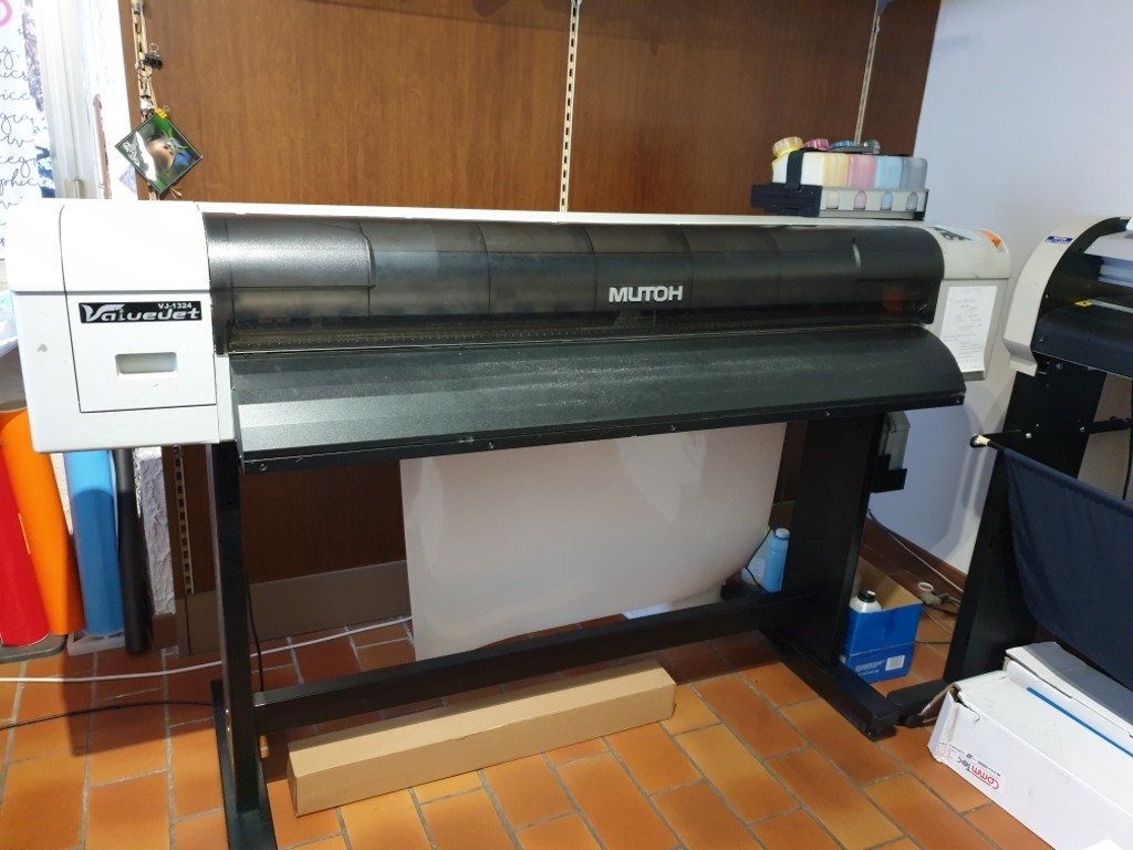 Plotter Mutoh Valuejet VJ-1324 + Plotter Mutoh intaglio Ultima SC-1400D in vendita - foto 1