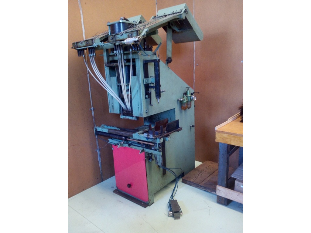 macchinari per produzione scope in vendita - foto 1