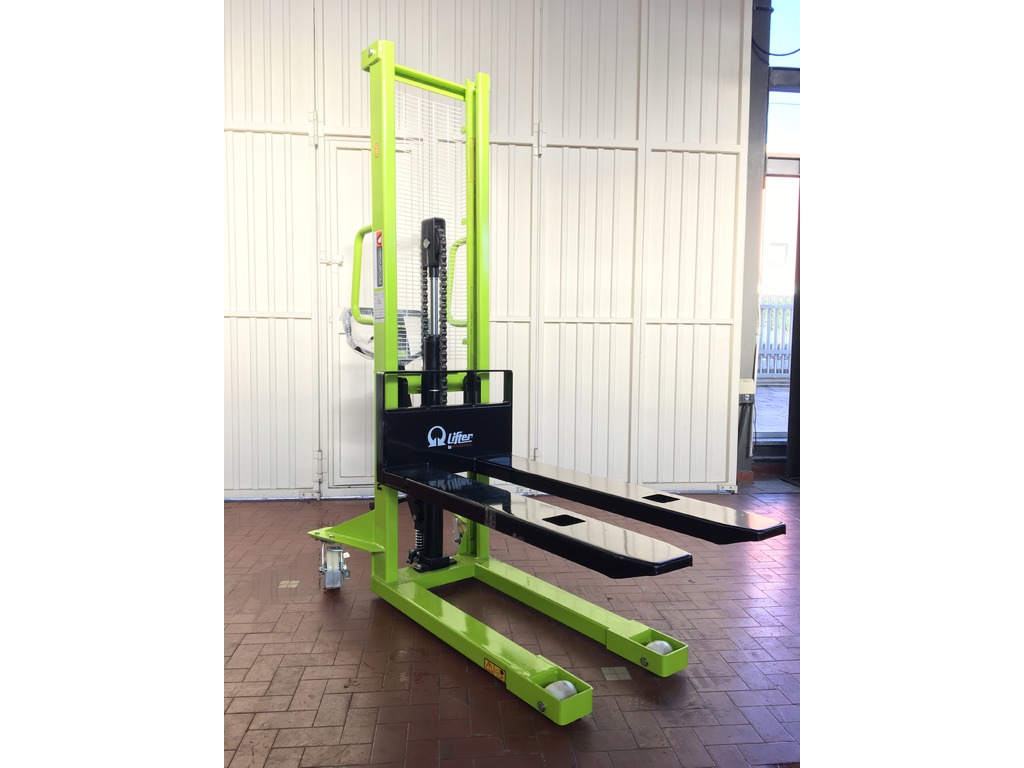 Carrelli elevatori in vendita