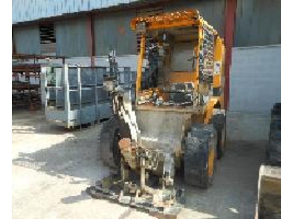 Vendesi minipala gommata JCB in vendita - foto 1