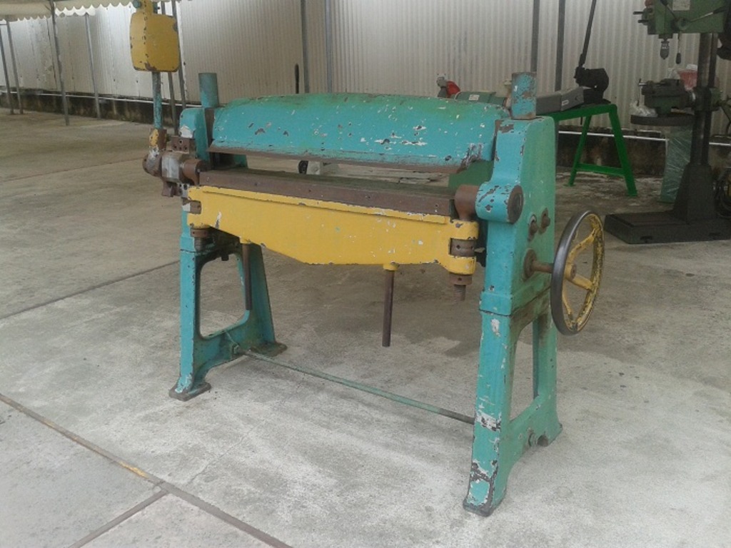 PIEGATRICE PER LAMIERA MANUALE. in vendita - foto 4