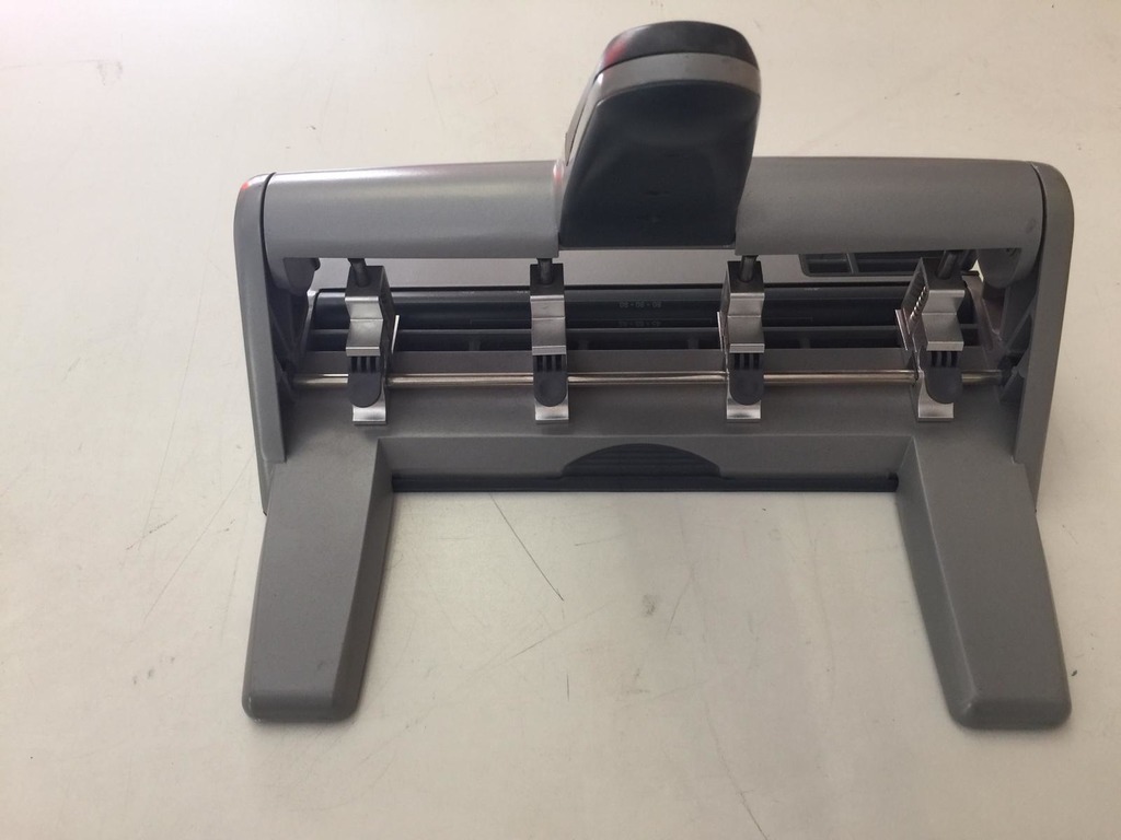 Perforatore carta 4 fori regolabile in vendita - foto 6