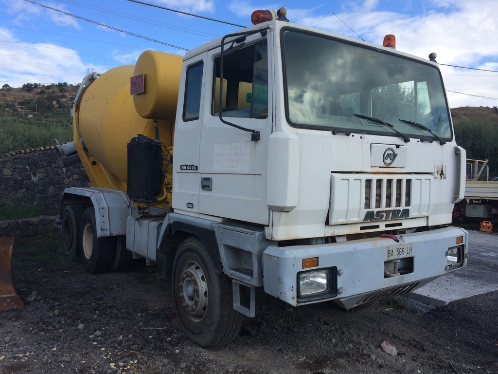 CAMION BETONIERA ASTRA 64/26 in vendita - foto 2