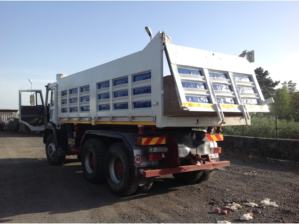 IVECO 330/36 in vendita - foto 4