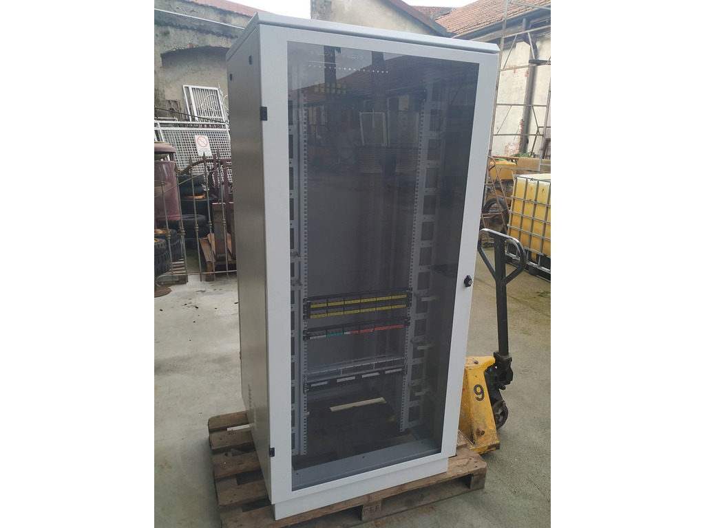 Armadio Rack 19 a muro 35 Unità sezione unica in vendita - foto 1