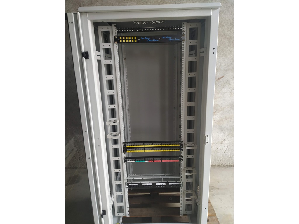 Armadio Rack 19 a muro 35 Unità sezione unica in vendita - foto 3