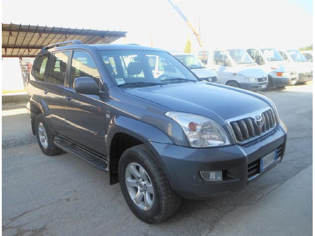 Vendesi autocarri Toyota in vendita - foto 1