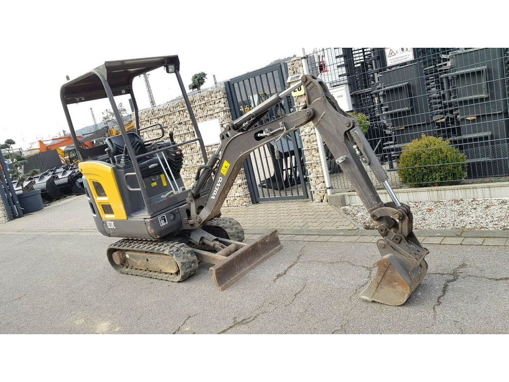 Miniescavatore Volvo EC 17 C in vendita - foto 3