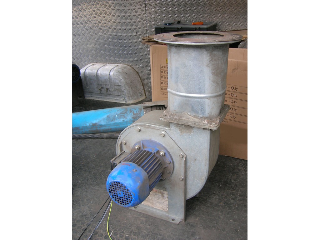 VENDO 2 ASPIRATORI PER SALDATRICI in vendita - foto 2