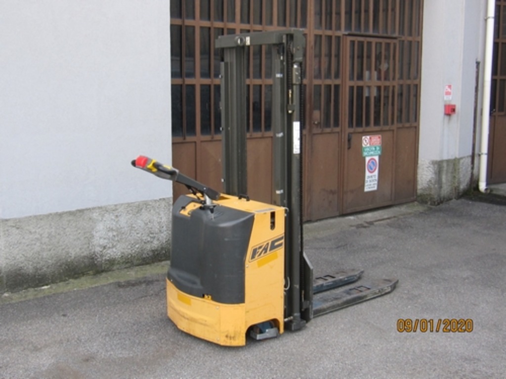 Carrelli elevatori in vendita