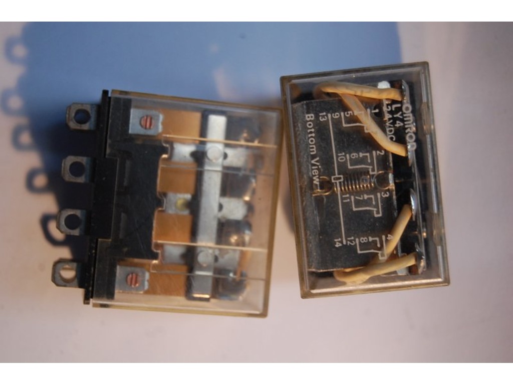 RELAY OMRON 24 VDC in vendita - foto 2