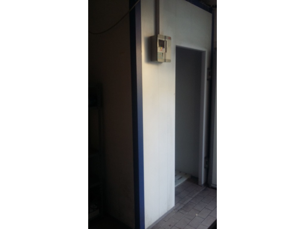 vendo banco macelleria, congelatori e cella frigo in vendita - foto 6