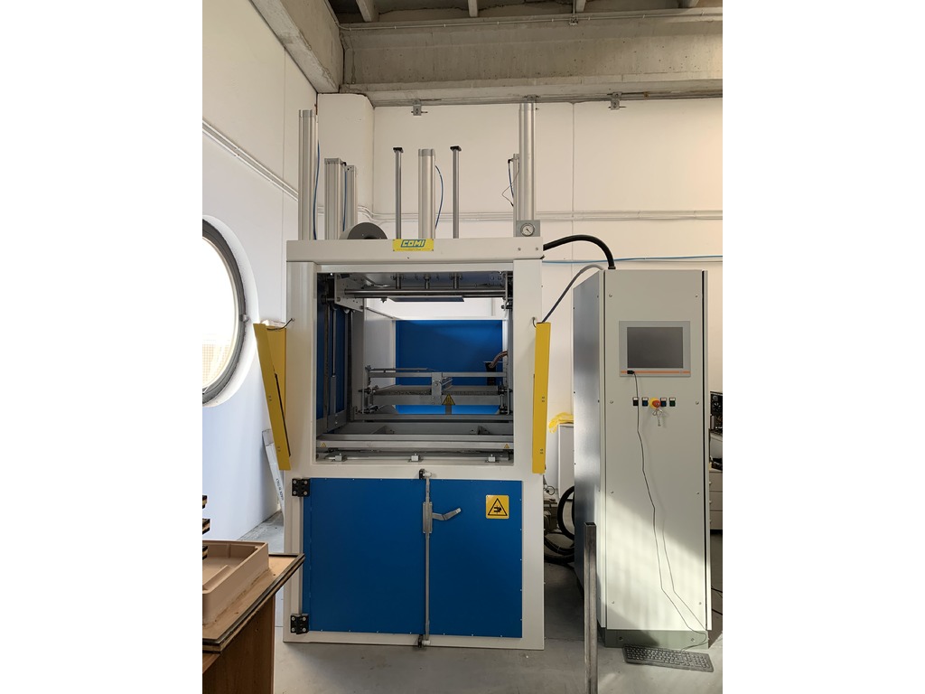 Termoformatrice Labroforma Pneumatica 1000x800x500 mm in vendita - foto 2