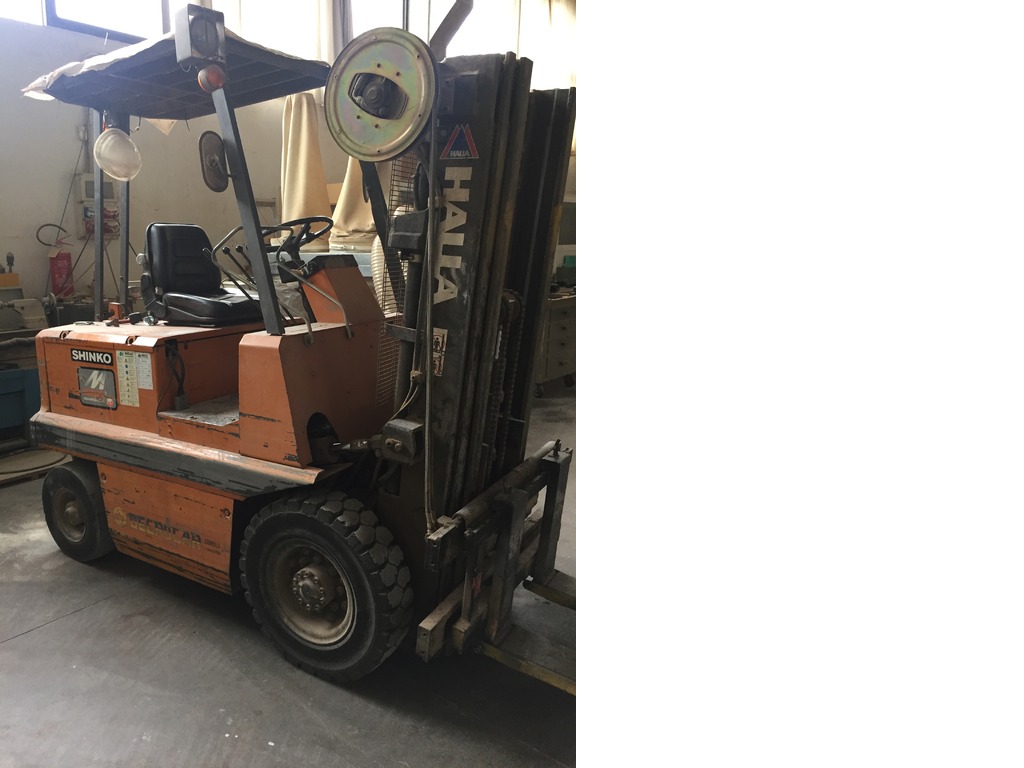 Carrelli elevatori in vendita