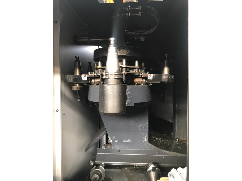 centro lavoro 5 assi Doosan VC 630/5ax in vendita - foto 1