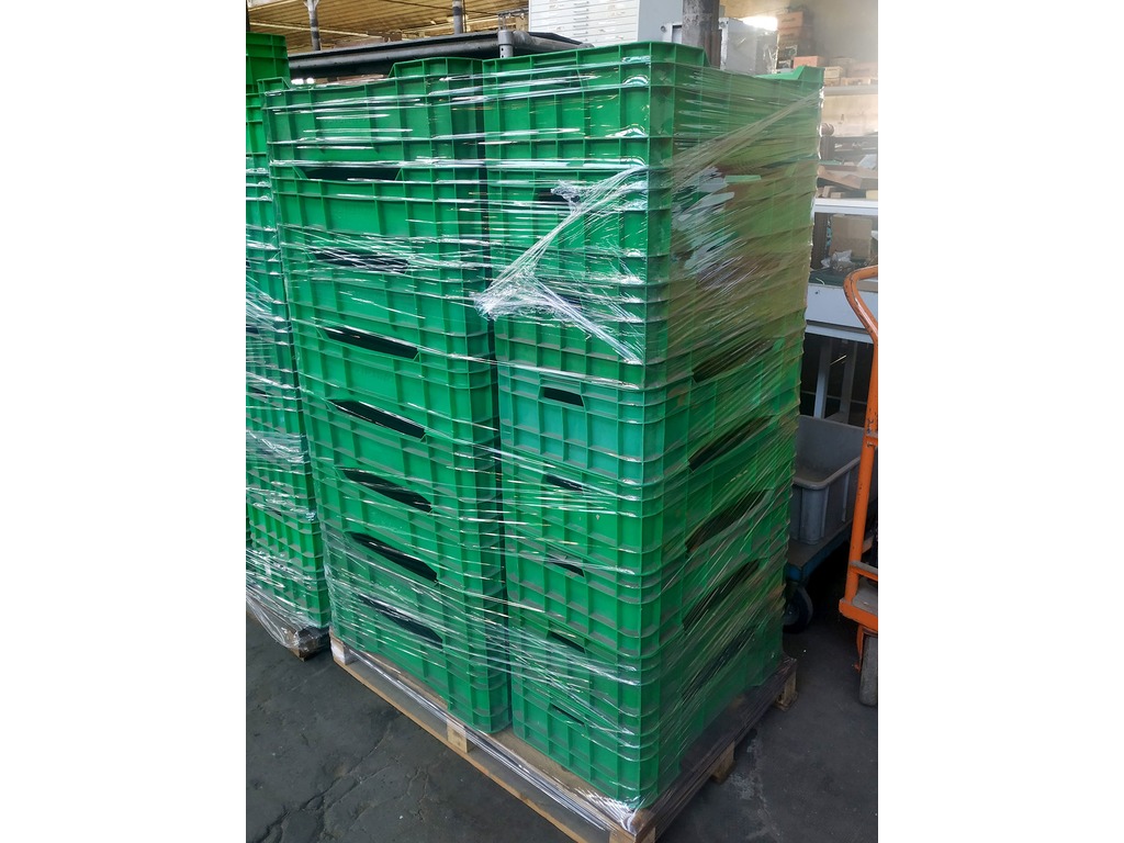Cassette scatole contenitori impilabili Euro in polietilene cm 72x41x25 62L in vendita - foto 1