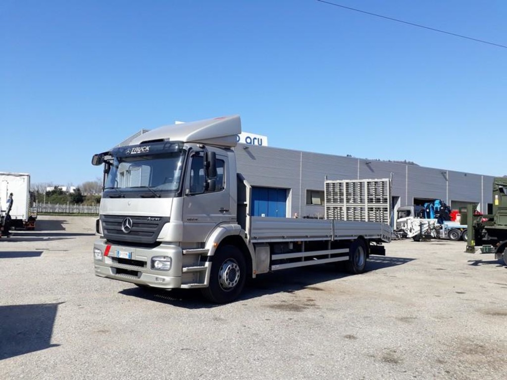 Autocarri in vendita