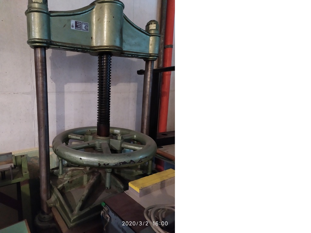 Pressa d'epoca a mano grande in vendita - foto 1