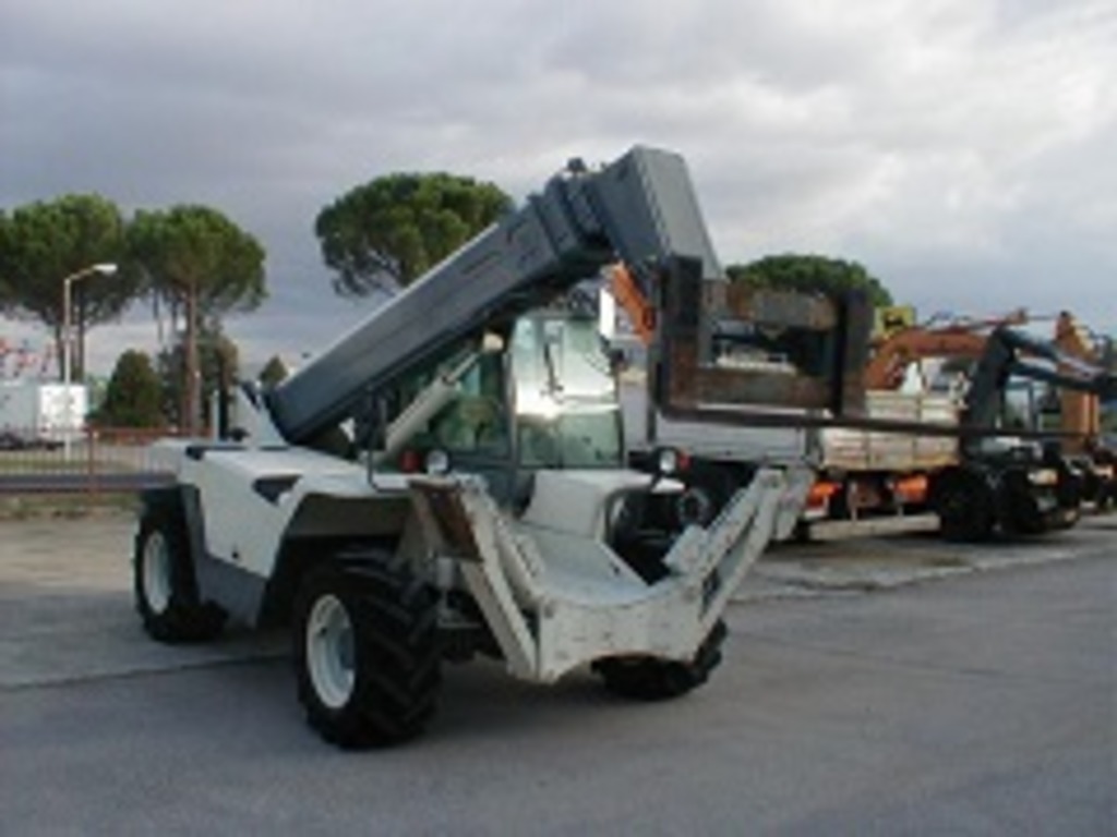 Vendesi sollevatore telescopico Terex Telelift in vendita - foto 1