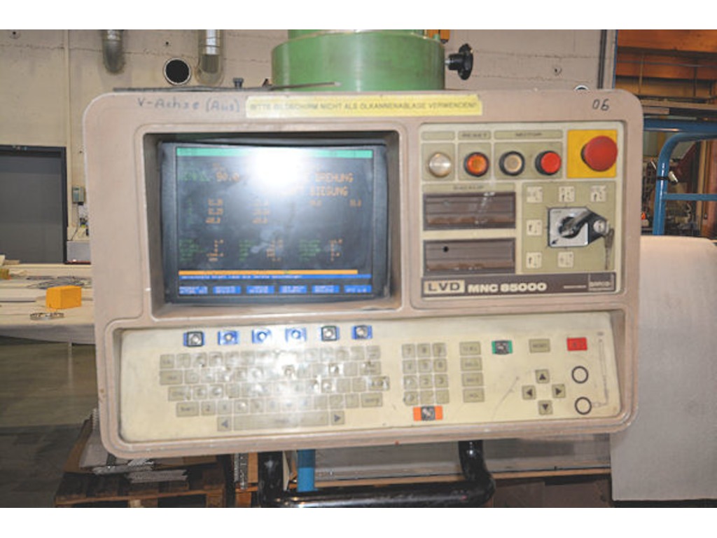 LVD cnc pressa piega mod. PPEB 135-30 + PPEB 100-30 - utensili - 6 assi in vendita - foto 6