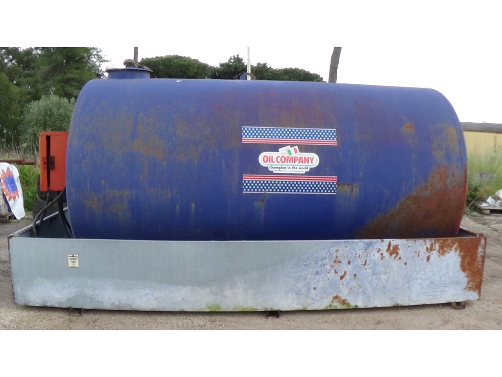 Cisterna per gasolio Lt. 9000 - Oil Company in vendita - foto 1