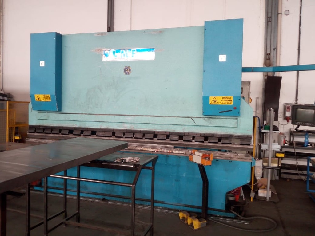 Piegatrice, cesoia, punzonatrice e altro in vendita - foto 3