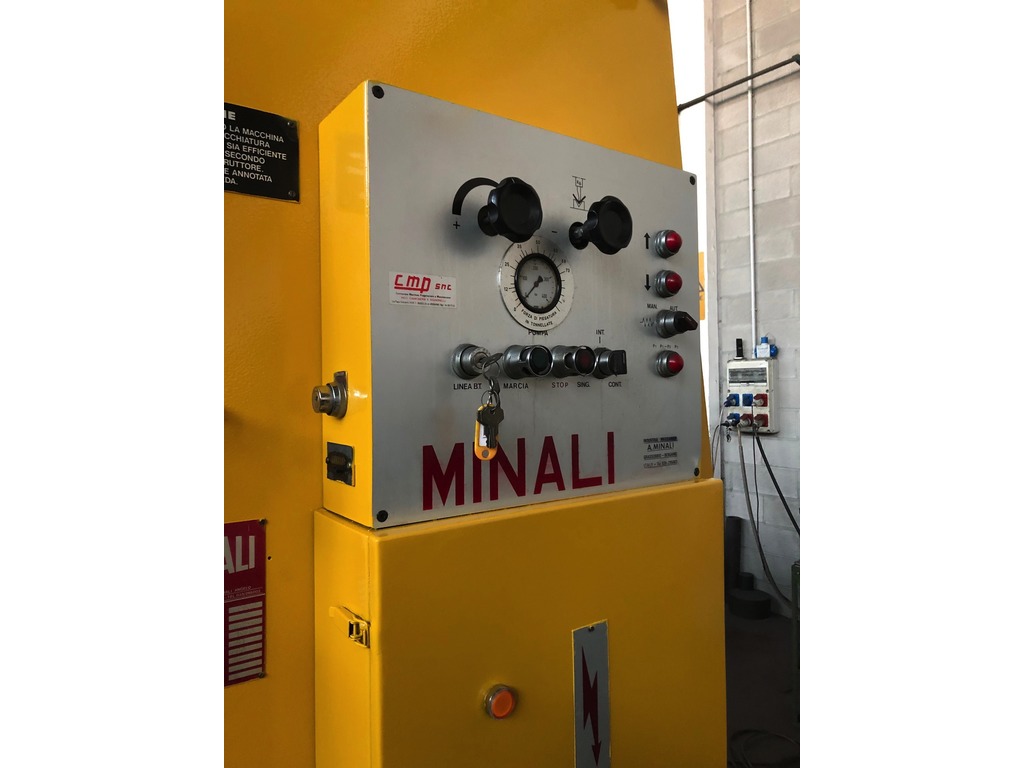 Piegatrice idraulica MINALI 6O Ton in vendita - foto 4
