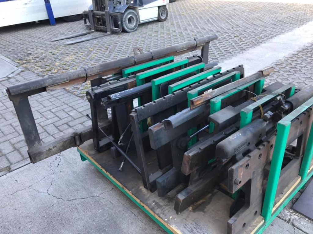 Carrelli elevatori in vendita