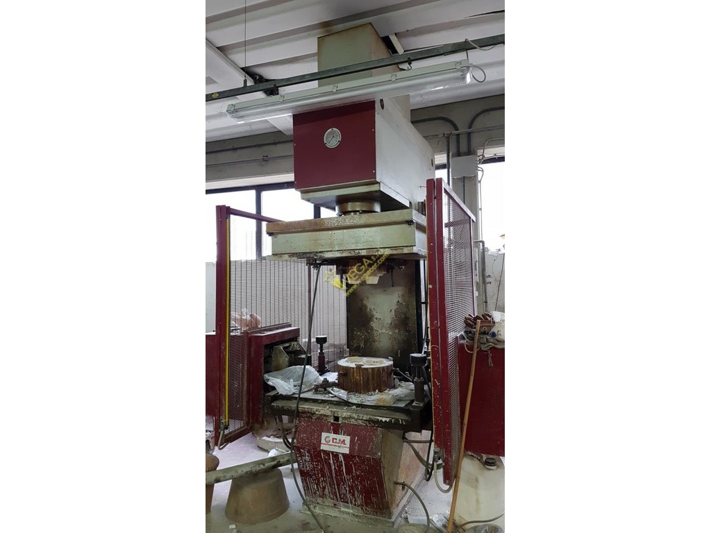 Pressa idraulica per stampi in gesso apribili  mod. T / 50 T.A. in vendita - foto 2