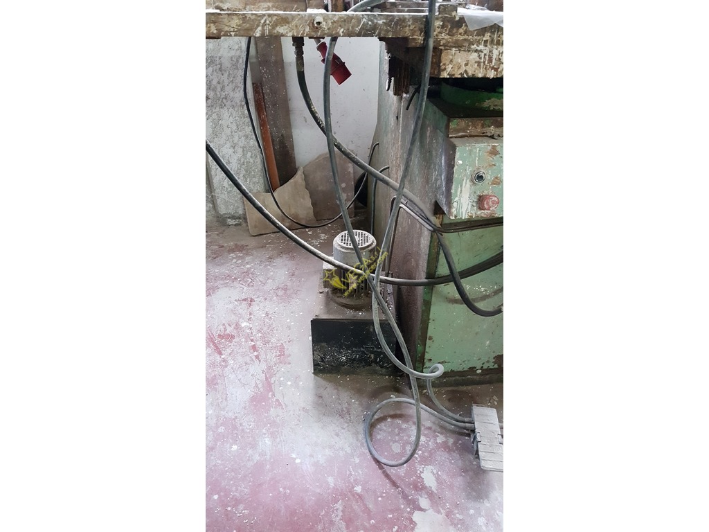 Pressa idraulica CMRC per stampi in gesso apribili in vendita - foto 3
