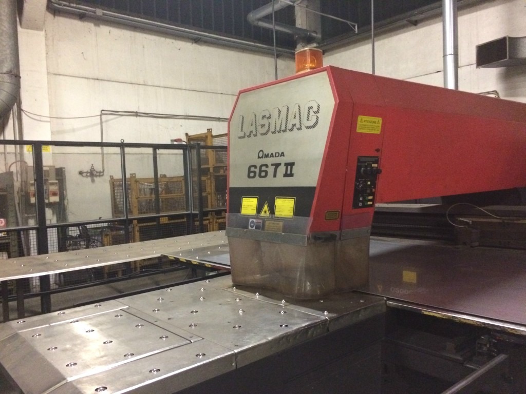 TAGLIO LASER AMADA SCHIAVI MODELLO LASMAC 667 II in vendita - foto 2