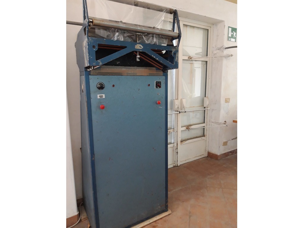 VENDESI STENDITORE AUTOMATICO TESSUTI, TAVOLO E ALTRE ATTREZZATURE in vendita - foto 3