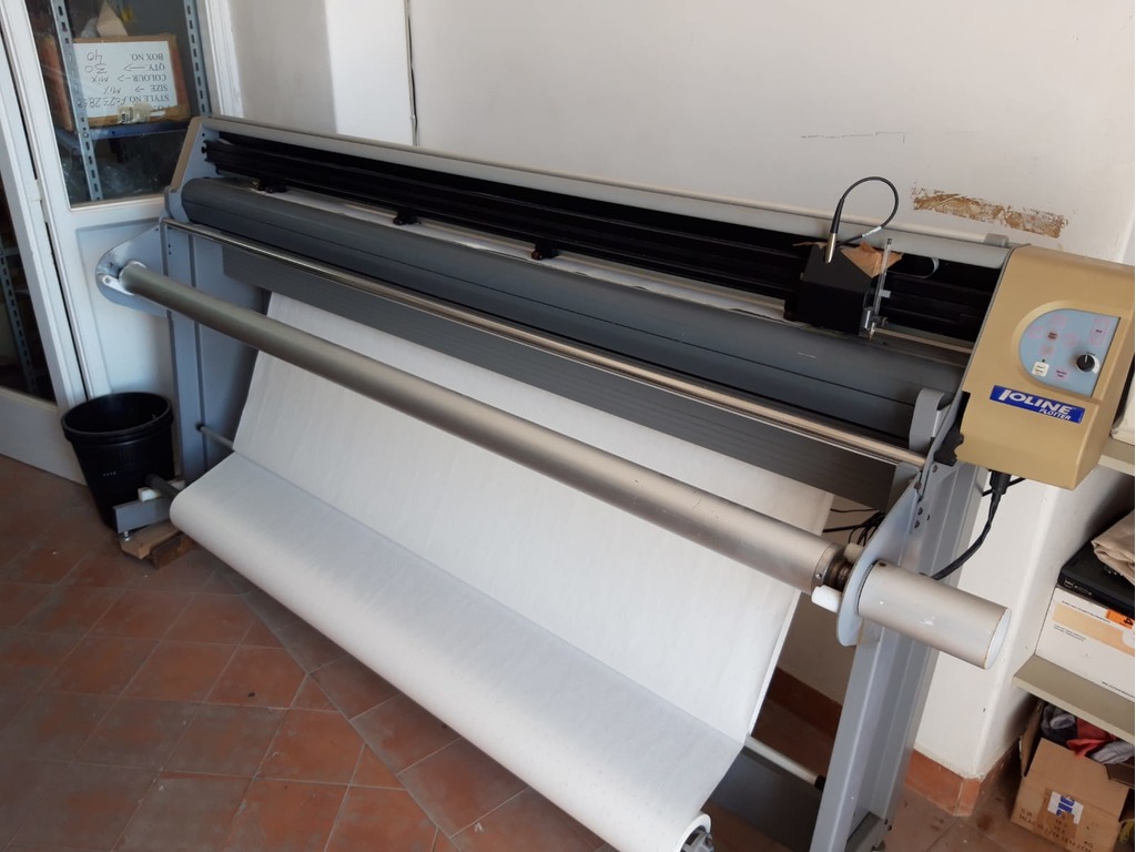 VENDESI STENDITORE AUTOMATICO TESSUTI, TAVOLO E ALTRE ATTREZZATURE in vendita - foto 4