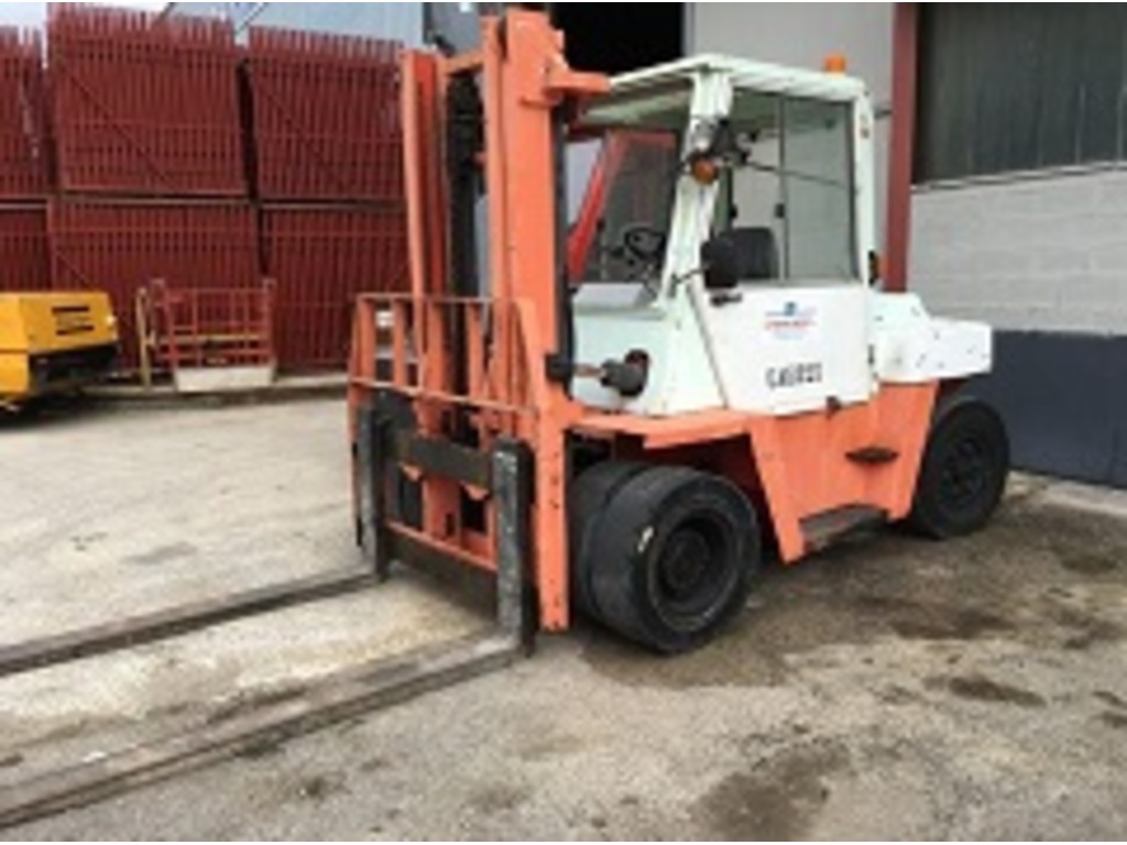 Carrelli elevatori in vendita
