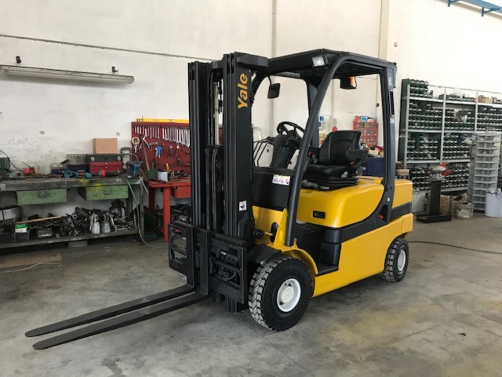 Carrelli elevatori in vendita