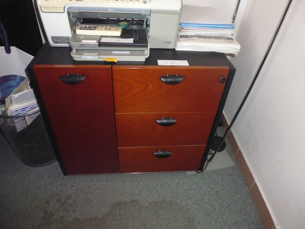 MOBILI E ARREDO PER UFFICIO in vendita - foto 1