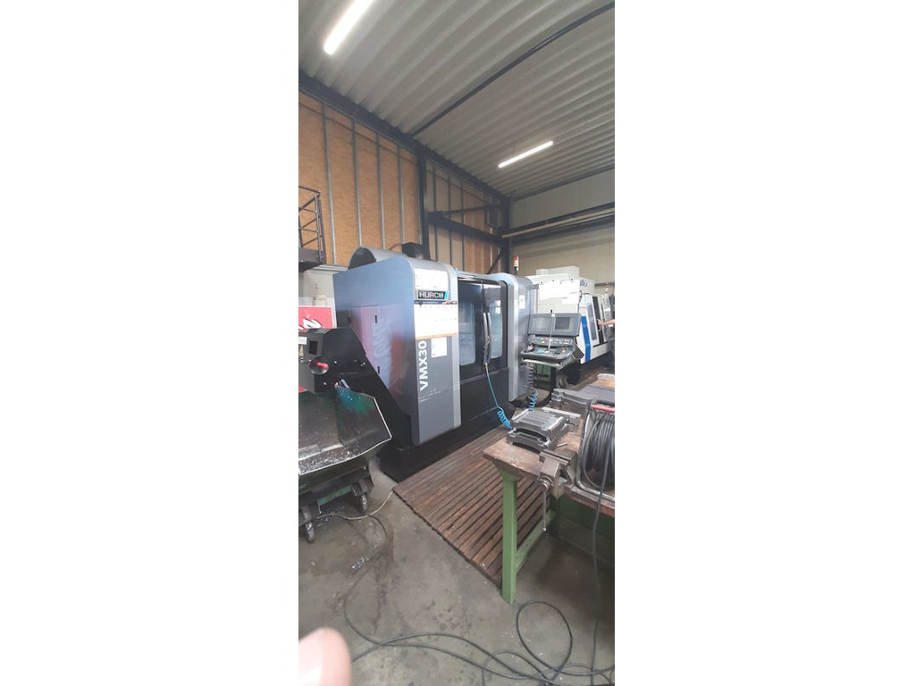 HURCO centro lavoro verticale mod. VMX 30i + VMX 42t in vendita - foto 1