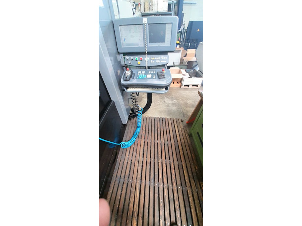 HURCO centro lavoro verticale mod. VMX 30i + VMX 42t in vendita - foto 4
