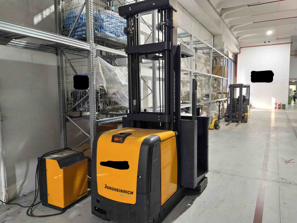 Carrelli elevatori in vendita