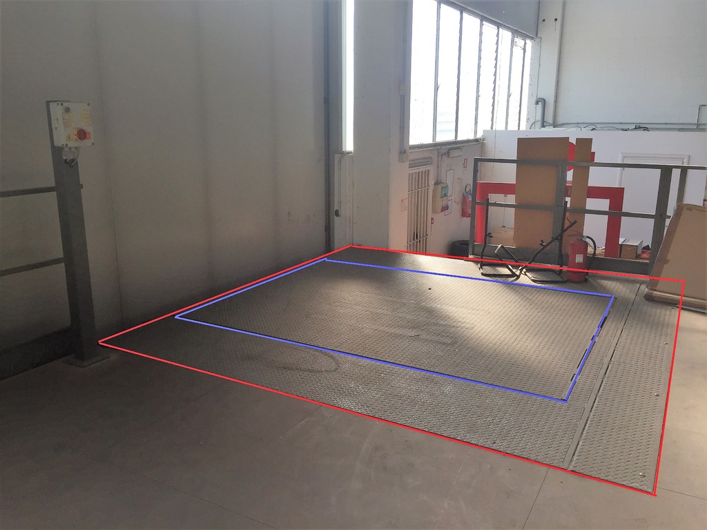 PIATTAFORMA CON PEDANA IDRAULICA FUNZIONANTE in vendita - foto 1