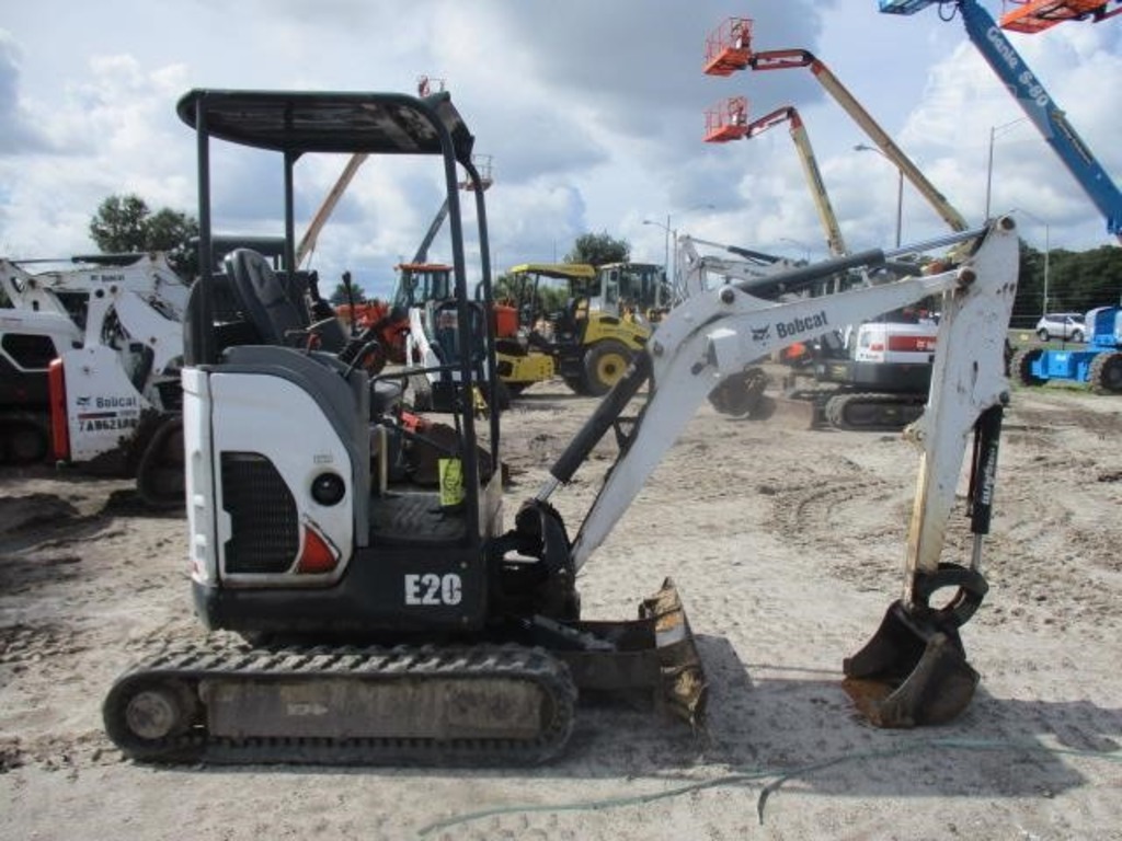 Miniescavatore Bobcat E20 in vendita - foto 4