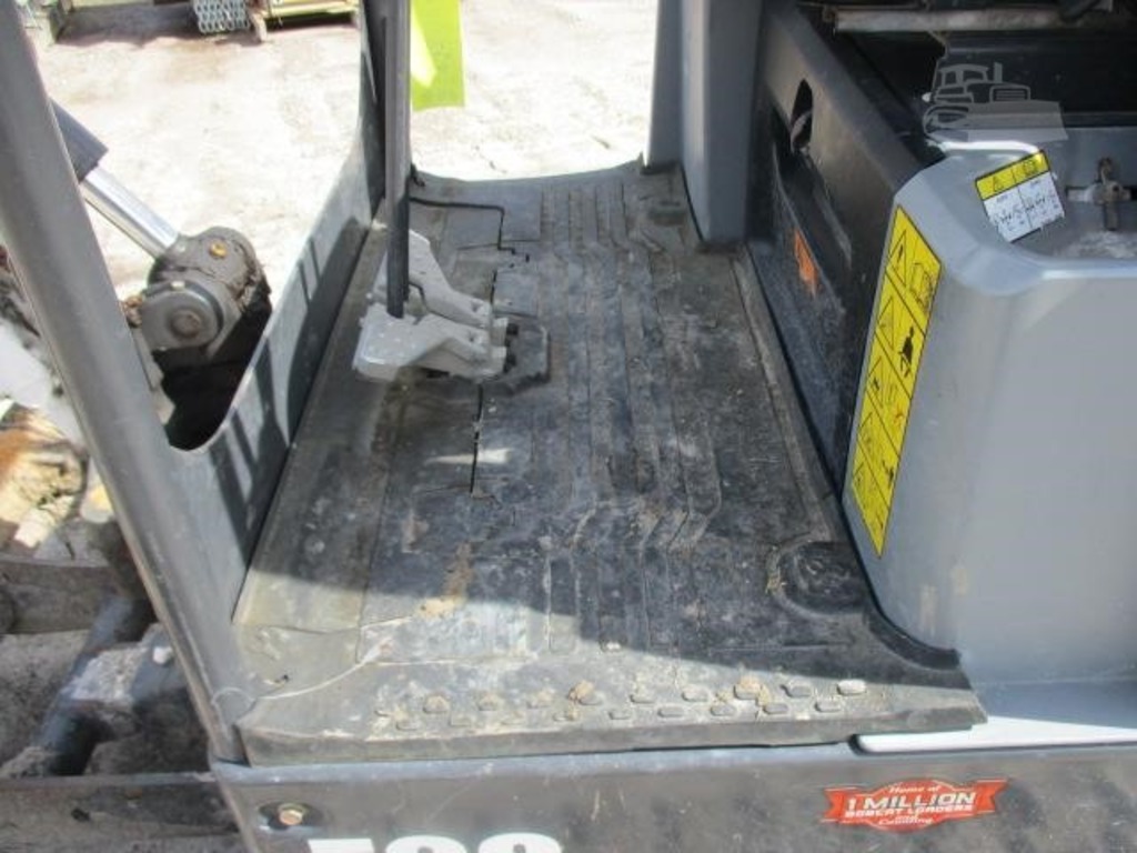 Miniescavatore Bobcat E20 in vendita - foto 8