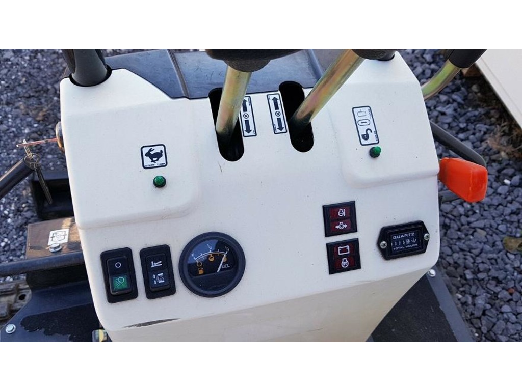 Miniescavatore Bobcat E10 in vendita - foto 3
