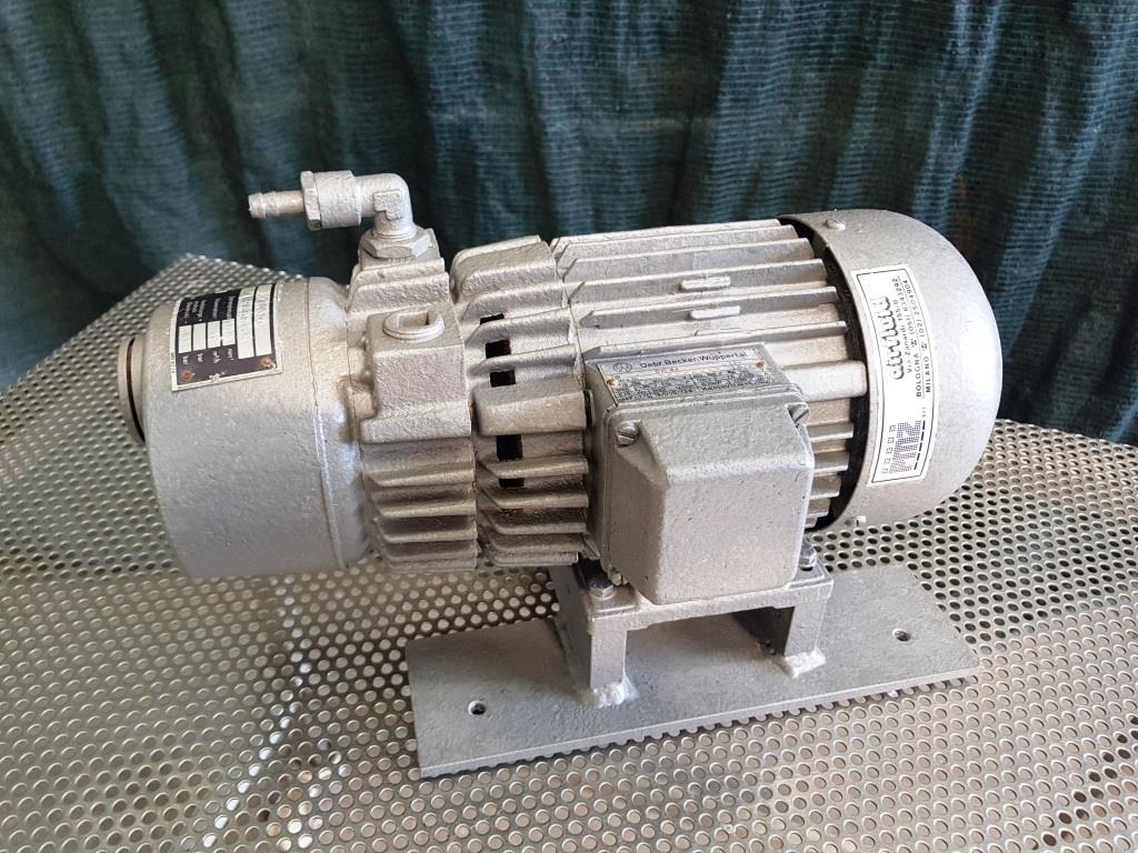 POMPA DA VUOTO A SECCO AIRFLUID MOD. VT 3.6 (COD. POM-110) in vendita - foto 1