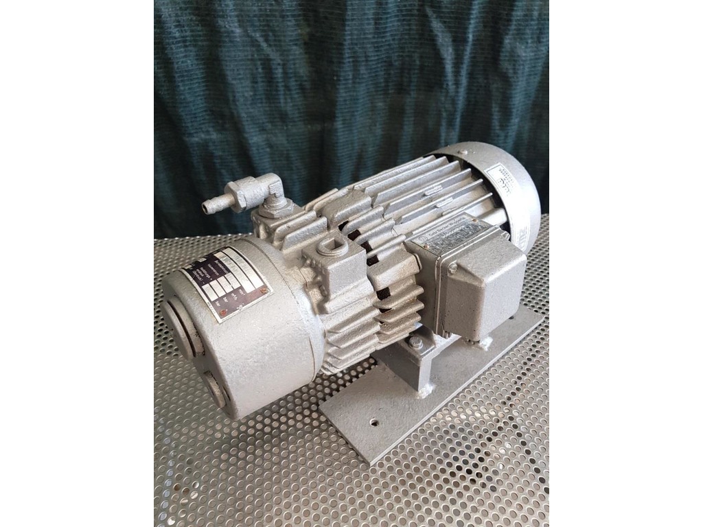 POMPA DA VUOTO A SECCO AIRFLUID MOD. VT 3.6 (COD. POM-110) in vendita - foto 5