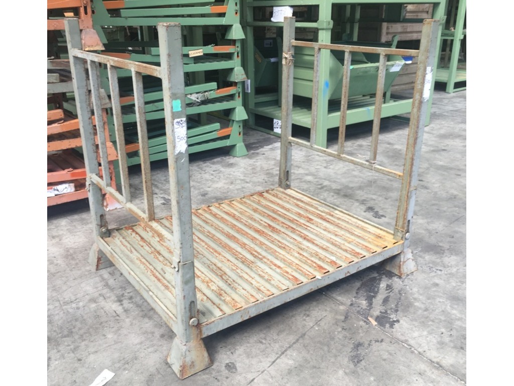 Pedane o pallet in ferro impilabili con sponde abbattibili in vendita - foto 1