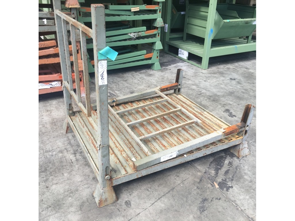 Pedane o pallet in ferro impilabili con sponde abbattibili in vendita - foto 3