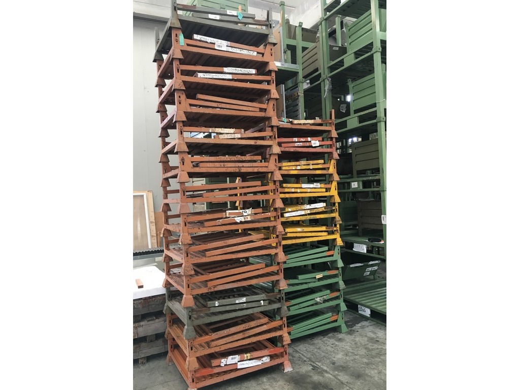 Pedane o pallet in ferro impilabili con sponde abbattibili in vendita - foto 4