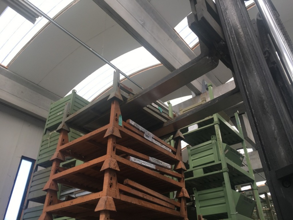 Pedane o pallet in ferro impilabili con sponde abbattibili in vendita - foto 6